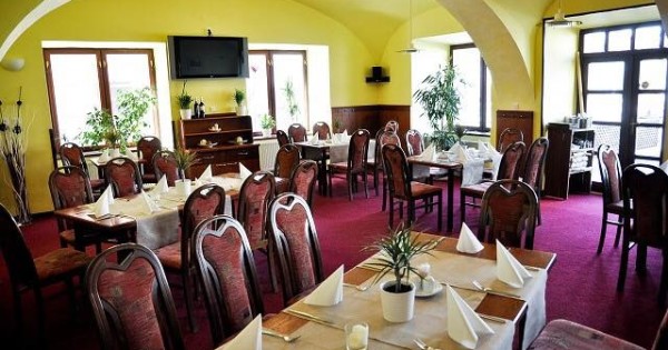 Cho thuê cửa hàng gần Hradec Králové