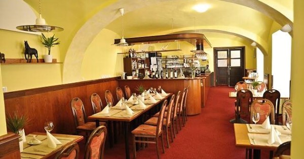 Cho thuê cửa hàng gần Hradec Králové