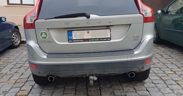 Bán xe Volvo XC60 số tự động đời 2010 chạy 140.000 km