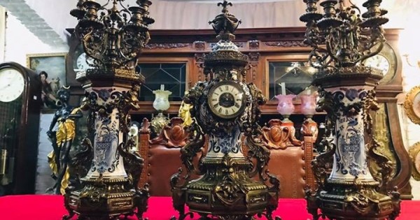 Cần bán bộ Đồng Hồ Cổ Bronze & Pocerland 1889 tại Plzen