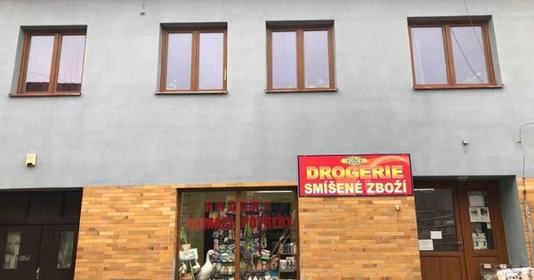 Cần bán cửa hàng 120m2 kèm Byt ở 3+1 tầng trên.