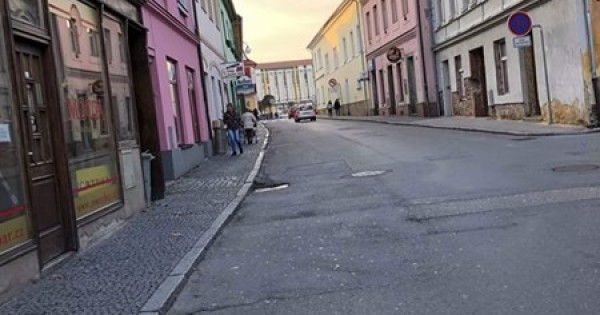 Cần bán cửa hàng 120m2 kèm Byt ở 3+1 tầng trên.