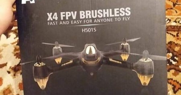 Cần thanh lý em flycam Hubsan H501s