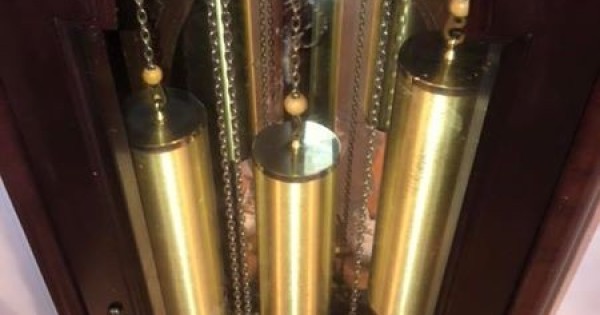 Bán đồng hồ cây, hàng của Anh thuộc dạng Độc địa