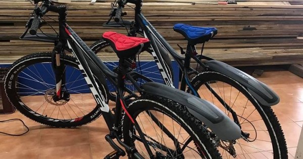 Em cần bán 2 xe đạp địa hình