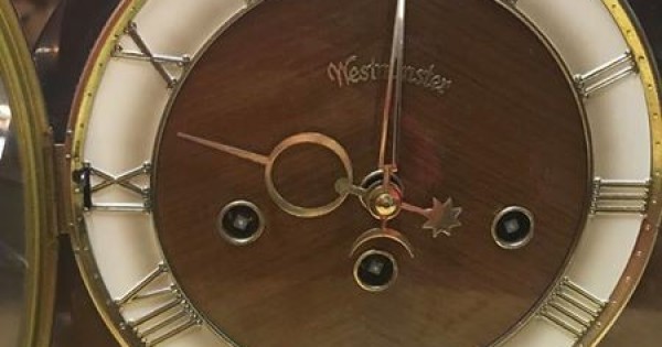 Cần bán đồng hồ vai bò chạy cơ 5 gong 5 búa