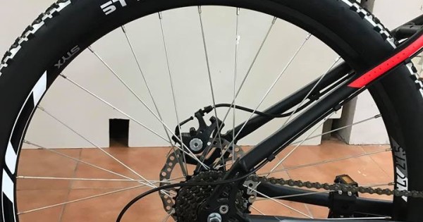 Em cần bán 2 xe đạp địa hình