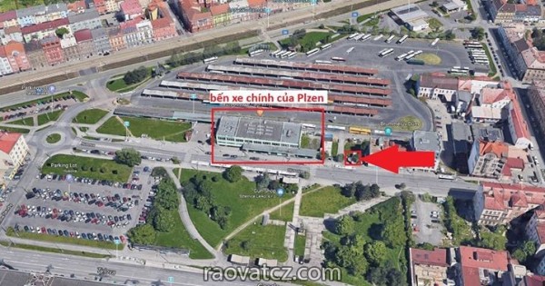 Bán quầy hoa quả ngay cạnh bến xe chính TP Plzen