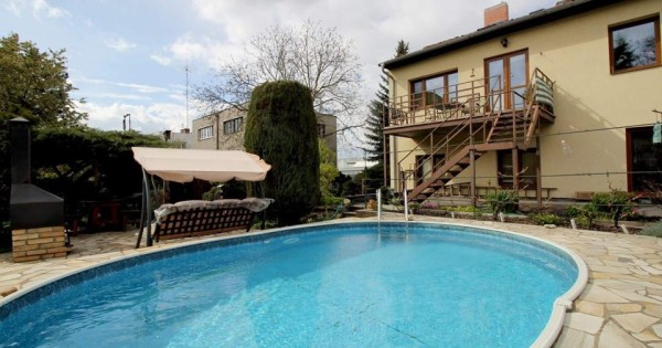 Cho thuê byt 1+1 trong nhà barak phố Jesenická gần chợ Sapa