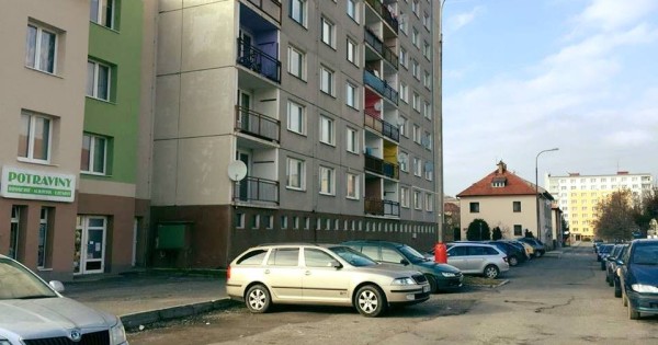 Nhượng lại cửa hàng trong khu chung cư tại TP Sušice