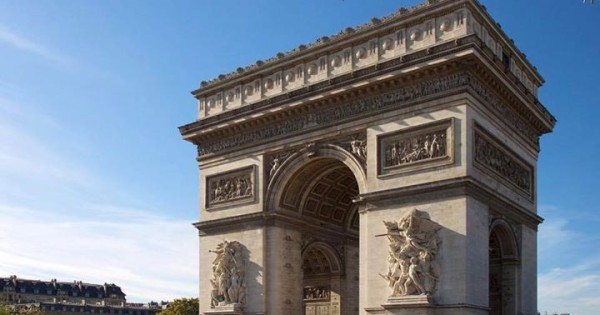 Bán Đồng Hồ cổ tựa Khải Hoàn Môn tại Plzen