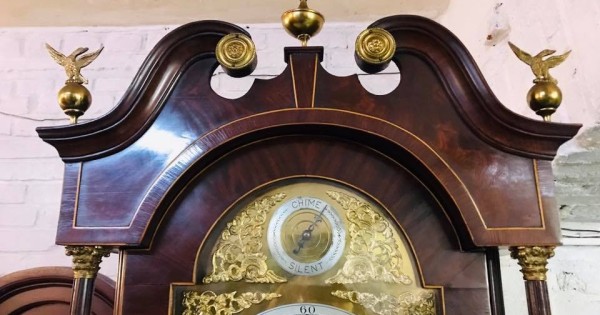 Đồng Hồ Cổ của Anh Quốc hơn 100 năm tuổi