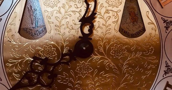 Bán đồng hồ tủ được sản xuất năm 1983 tại Châu Âu