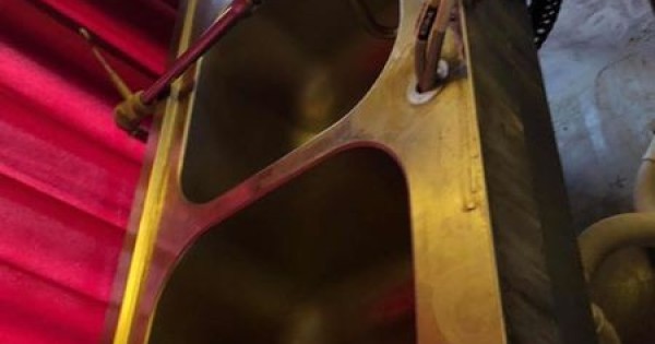 Cần thanh lý Máy hút mùi , bàn bufet làm nóng , máy rửa bát , tủ rau , tủ mát ..