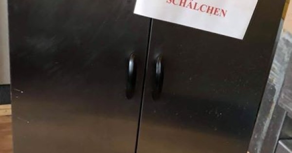 Cần thanh lý Máy hút mùi , bàn bufet làm nóng , máy rửa bát , tủ rau , tủ mát ..