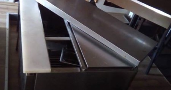 Cần thanh lý Máy hút mùi , bàn bufet làm nóng , máy rửa bát , tủ rau , tủ mát ..