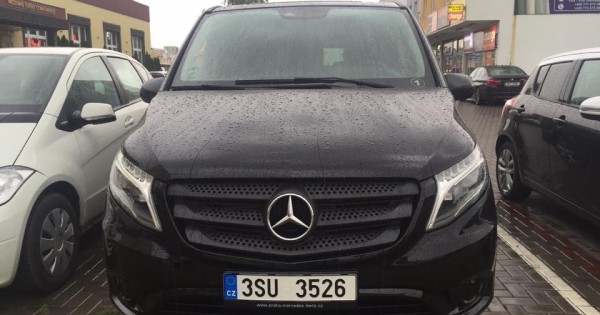 Bán xe Mercedes Vito 119XL số tự động tại chợ Sapa, Praha