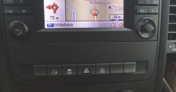 Bán xe Mercedes Vito 119XL số tự động tại chợ Sapa, Praha