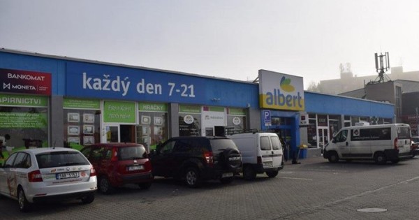 Siêu thị supermarket Albert cho thuê địa điểm làm quán ăn ở TP Brno
