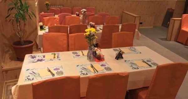 Cần nhượng lại quán ăn tại thành phố Písek gần quảng trường