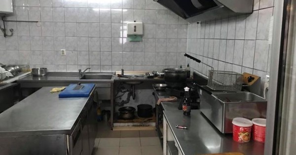 Cần nhượng lại quán ăn tại thành phố Písek gần quảng trường