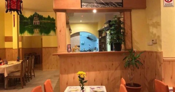 Cần nhượng lại quán ăn tại thành phố Písek gần quảng trường