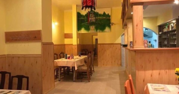 Cần nhượng lại quán ăn tại thành phố Písek gần quảng trường