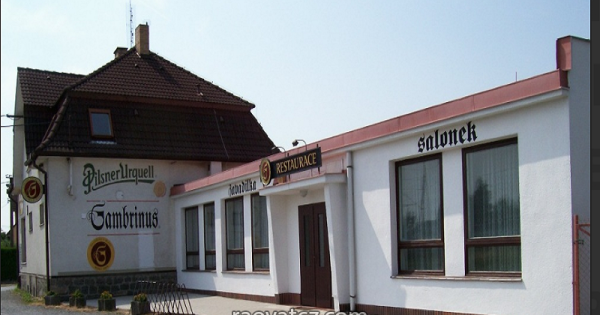 Bán diện tích kinh doanh kèm nhà ở tổng 1.456m2, cách Plzeň 15km