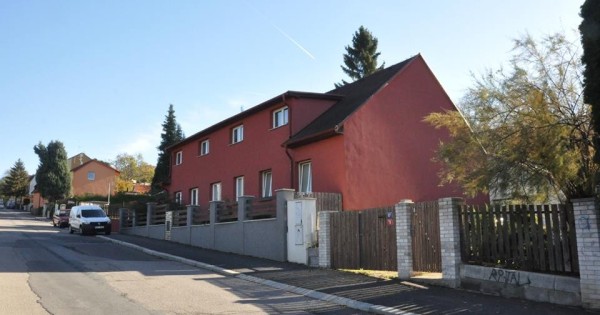 Cần bán căn hộ 2+1 và 4+1 tại Praha 8