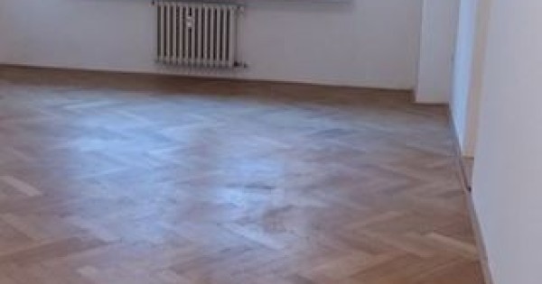 Bán Byt 5+1 gần quảng trường con gà Praha 1 và 2+kk gần IPavlova