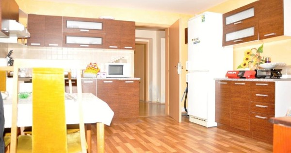 Cần bán căn hộ 2+1 và 4+1 tại Praha 8