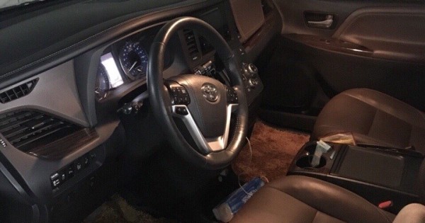 Bán xe Toyoya Sienna Limited đầy đủ nội thất ít đi còn mới toanh