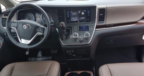 Bán xe Toyoya Sienna Limited đầy đủ nội thất ít đi còn mới toanh