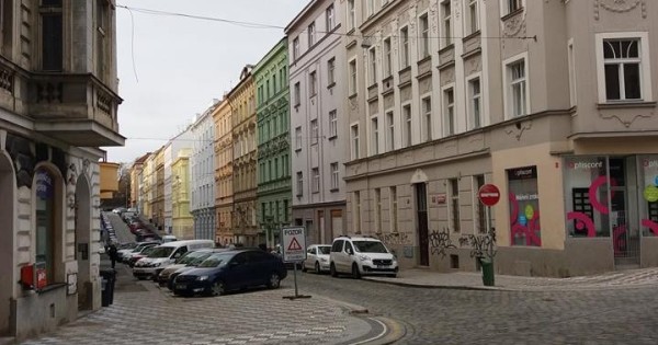 Nhượng lại cửa hàng Potraviny nájem 16000kc/1th,DT 85m2 praha 10