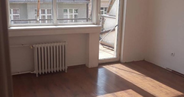 Chủ tây cho thuê nhà tại Praha 2 - na vytoni gần metro karlovo.