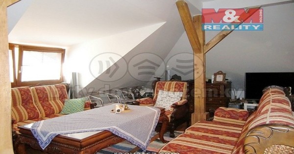 Bán nhà trên ở, dưới bán hàng, 300 m2, Karlštejn, Beroun
