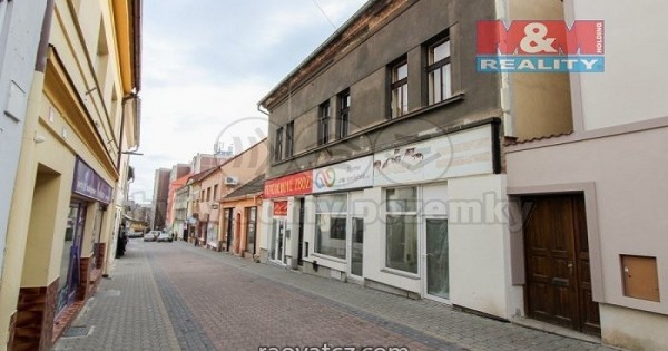 Bán nhà trên ở dưới bán hàng, Kladno, phố Ivana Olbrachta