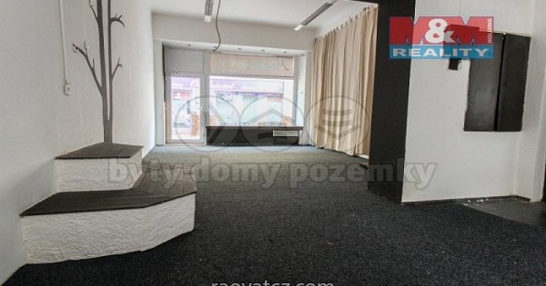 Bán nhà trên ở dưới bán hàng, Kladno, phố Ivana Olbrachta