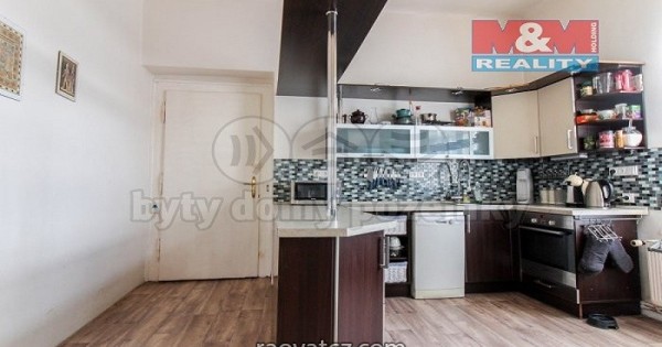 Bán nhà trên ở dưới bán hàng, Kladno, phố Ivana Olbrachta