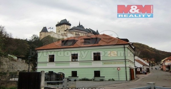 Bán nhà trên ở, dưới bán hàng, 300 m2, Karlštejn, Beroun