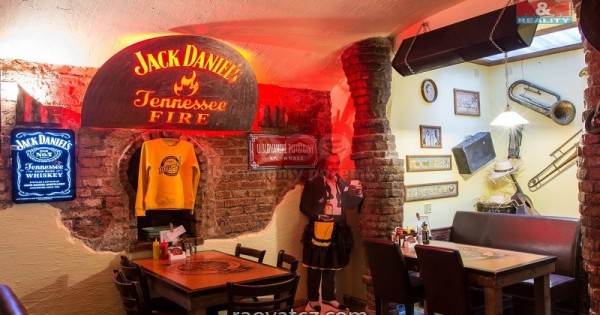 Cho thuê quán ăn, 208 m2, Praha – Smíchov