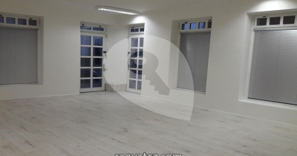 Bán diện tích kinh doanh Praha 14 Kyje