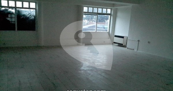 Bán diện tích kinh doanh Praha 14 Kyje