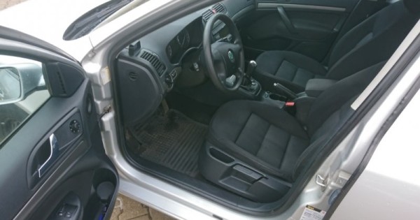 Bán xe Škoda Octavia II 2.0 tdi