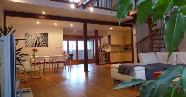 Cho thuê 3 căn hộ, 225m2, 2 căn 45m2 ở Praha