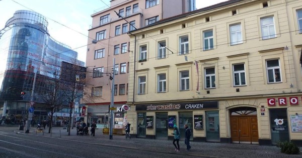 Cho thuê 3 căn hộ, 225m2, 2 căn 45m2 ở Praha