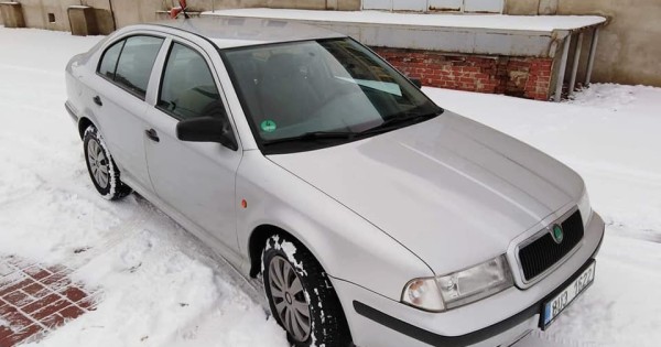 Octavia 1.6 55 kw .chạy 125 000 km.giá 35000 kc