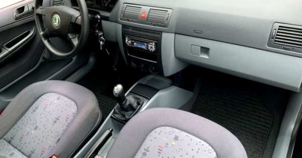 Bán ŠKODA FABIA 1,4 MPI KLIMA mới đi 104.xxx Km
