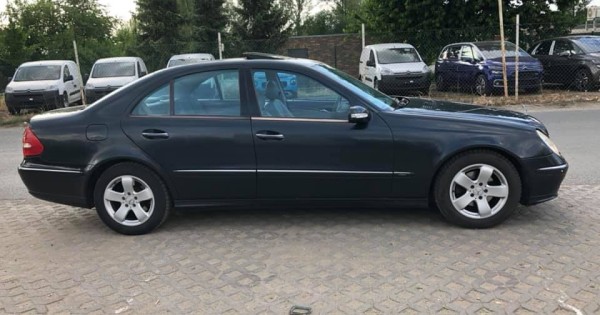 bán xe mercedes E270, Sx 11/2002, 2.7, 130kw