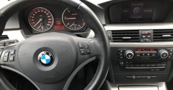 Cần bán BMW 318d, 2007, đã chạy 155000km.